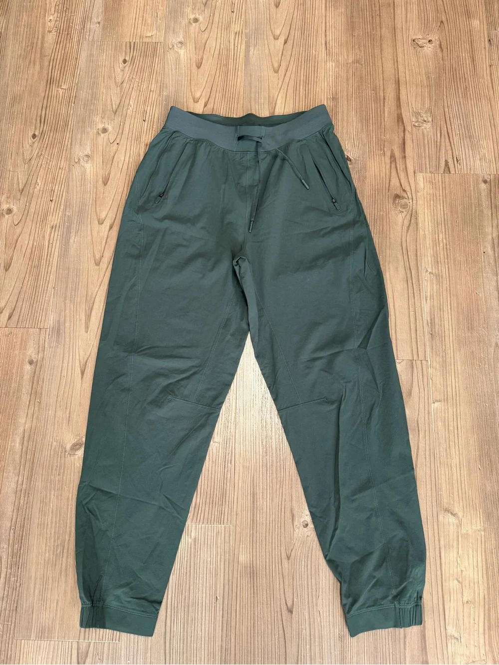 Lululemon license to train joggers